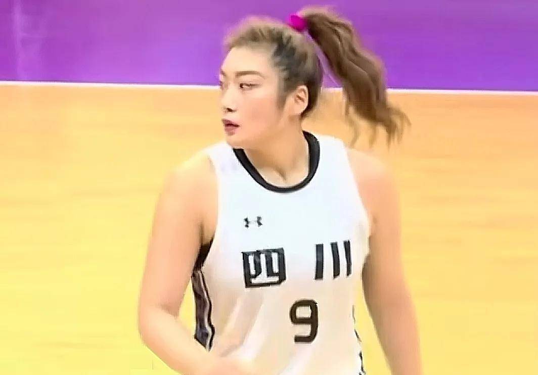 篮板, 会速度攀岩, 包括小组赛