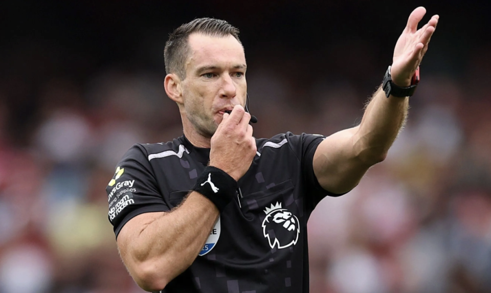 第四官员, 伯特, 威尔克斯