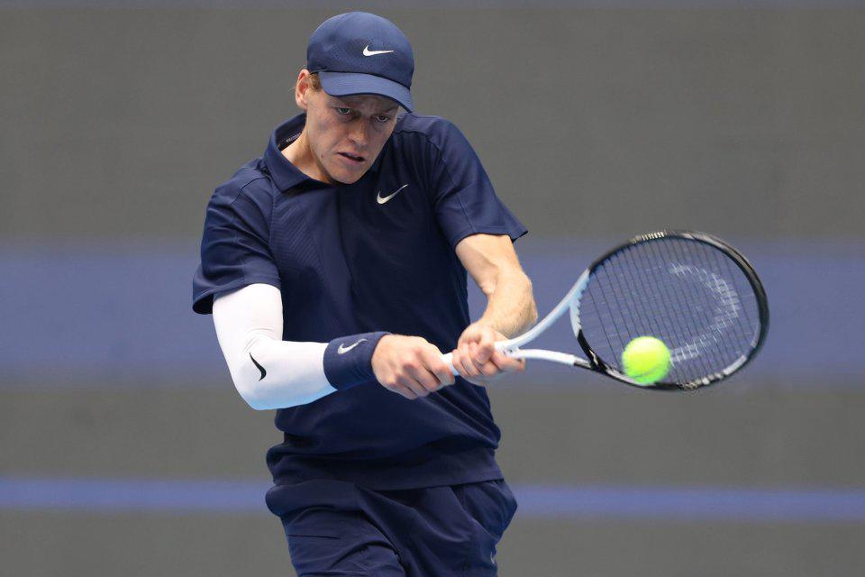 网八强的辛, 争夺