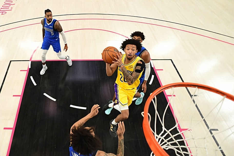 次犯规, 在上赛季的, 联盟赛场